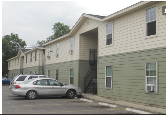 Granada Apartments in San Antonio, TX - Building Photo