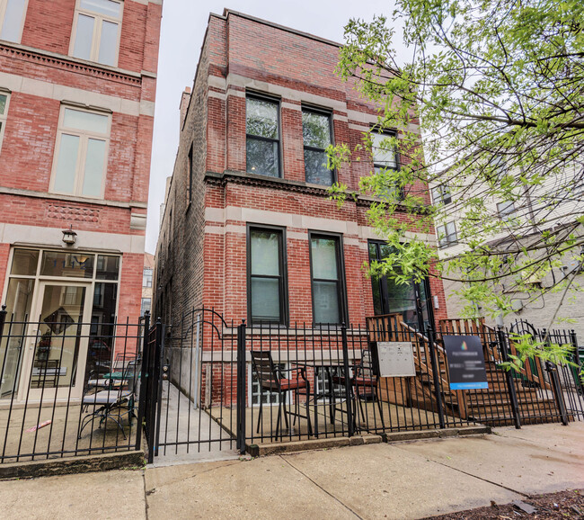 property at 1116 N Hermitage Ave