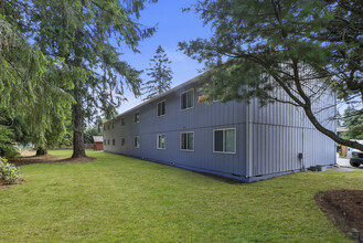 3621 Colonial Ln SE in Port Orchard, WA - Building Photo - Building Photo