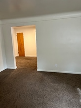 1814 Compton Rd-Unit -Apt 2 first floor in Cincinnati, OH - Foto de edificio - Building Photo