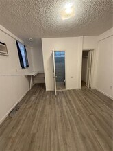552 NW 1st St in Miami, FL - Building Photo - Building Photo