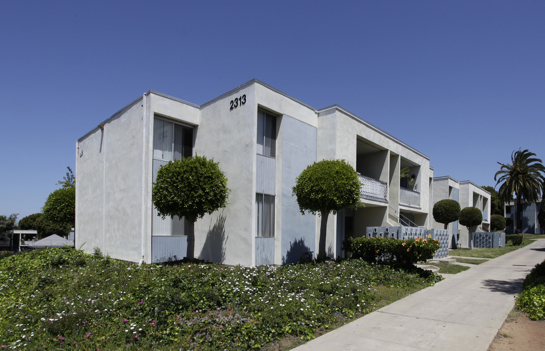 National City Park Apartments in National City, CA - Foto de edificio