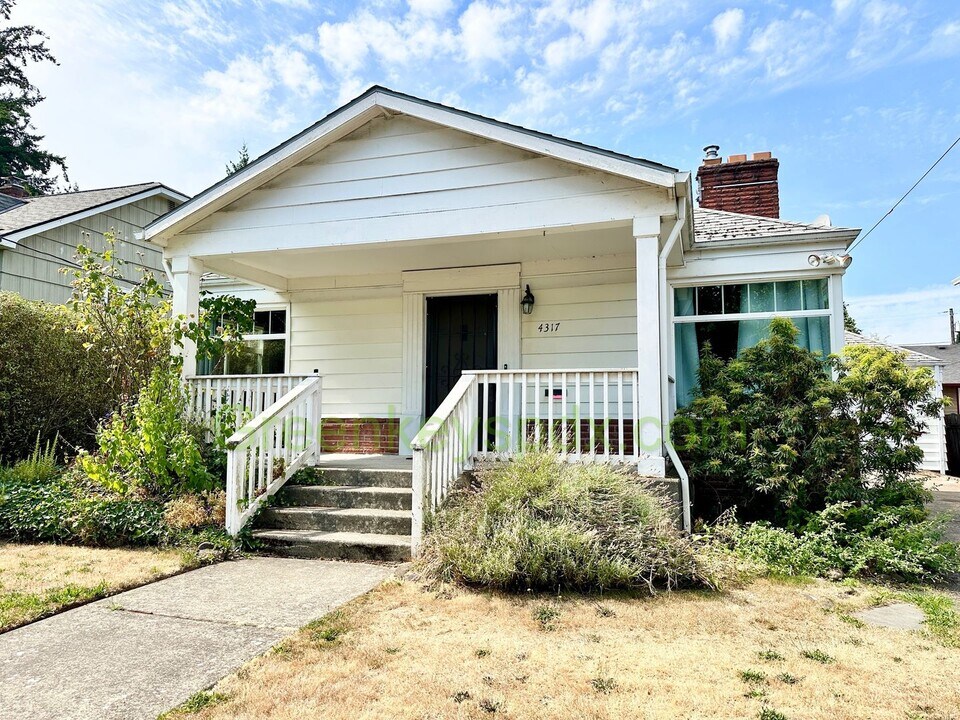 4317 NE 76th Ave in Portland, OR - Foto de edificio