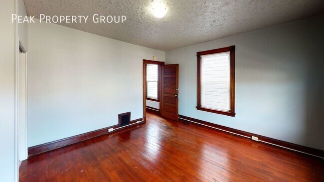 2344 Victor St in Cincinnati, OH - Building Photo - Building Photo