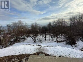 11 Redland Crescent W in Toronto, ON - Building Photo - Building Photo