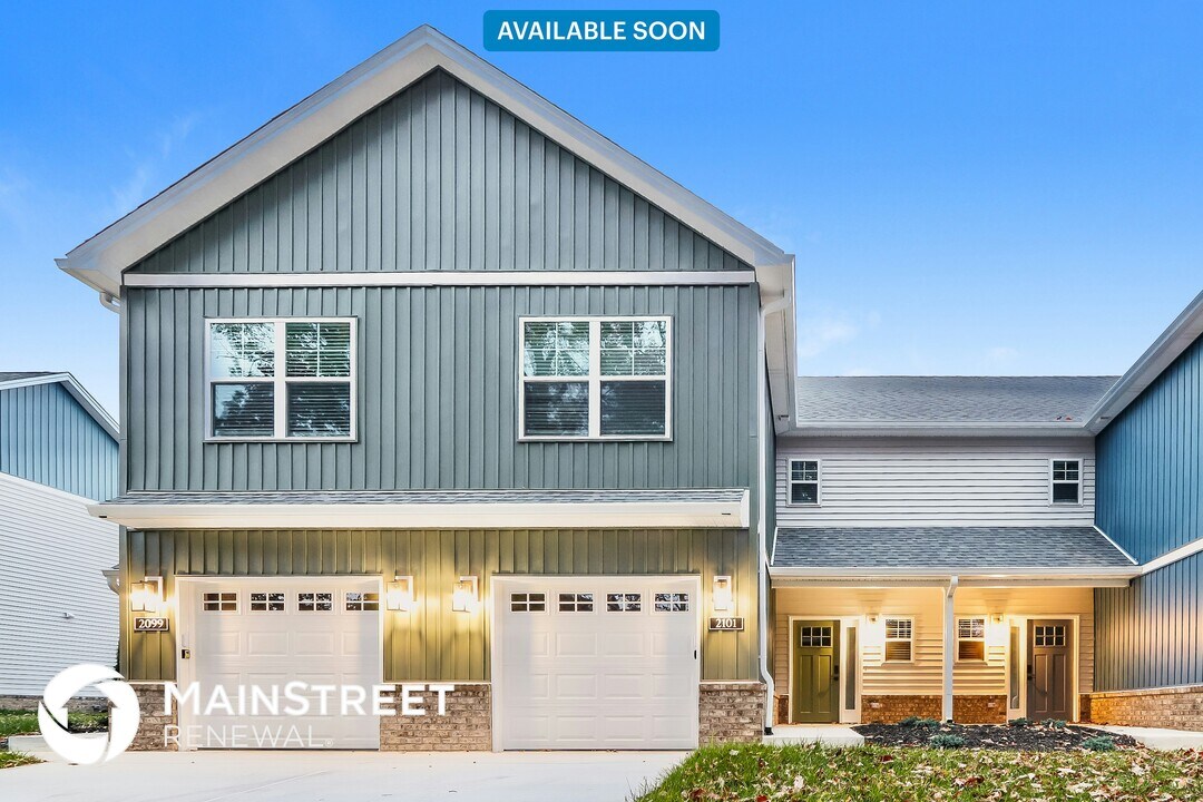 2101 Paddle Wheel Dr in Jeffersonville, IN - Building Photo