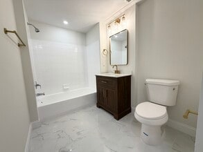 The Flats at Professional Arts Building in Baltimore, MD - Foto de edificio - Building Photo