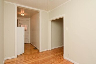629.5 W Barry Ave in Chicago, IL - Building Photo - Building Photo