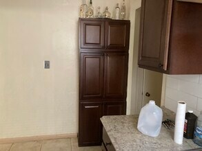 3355 N Bartlett Ave, Unit 2 in Milwaukee, WI - Building Photo - Building Photo