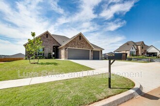 6024 Frankie Lynn Ln in Edmond, OK - Building Photo - Building Photo