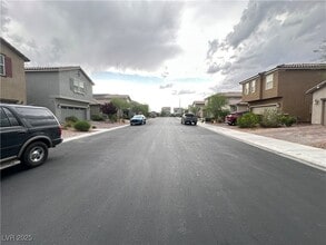 4275 TARLIM St in Las Vegas, NV - Foto de edificio - Building Photo