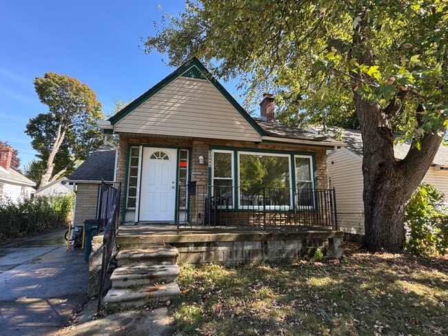 23424 Couzens Ave