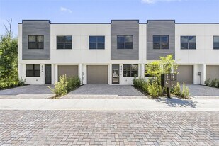 4338 Villa Alina Ct in Tampa, FL - Building Photo