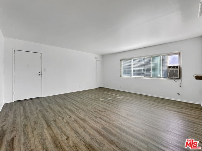 5113 Roseland St in Los Angeles, CA - Building Photo - Building Photo