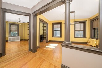 31 Linnaean St, Unit 2 in Cambridge, MA - Building Photo - Building Photo