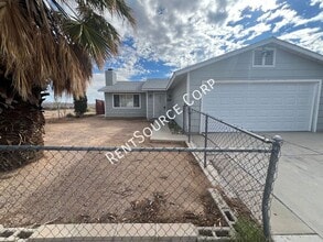 841 Chateau Way in Barstow, CA - Building Photo - Building Photo