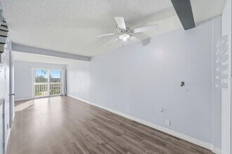 267 S Ventura Rd in Port Hueneme, CA - Building Photo - Building Photo