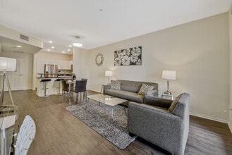 10635 Calle Mar De Mariposa in San Diego, CA - Building Photo - Building Photo