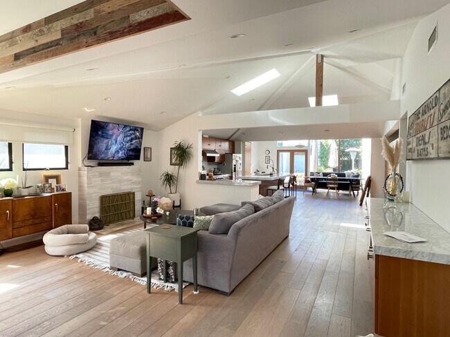 10755 Cushdon Ave in Los Angeles, CA - Building Photo - Building Photo
