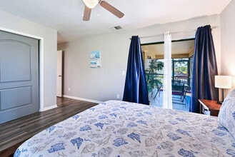 253 2nd Ave, Unit A in Marco Island, FL - Foto de edificio - Building Photo