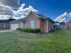 3935 Autumn Harvest Ln in Memphis, TN - Building Photo - Building Photo