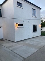 4514 9th Ave in Los Angeles, CA - Building Photo