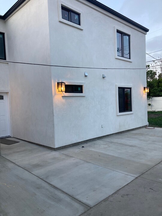 4514 9th Ave in Los Angeles, CA - Foto de edificio