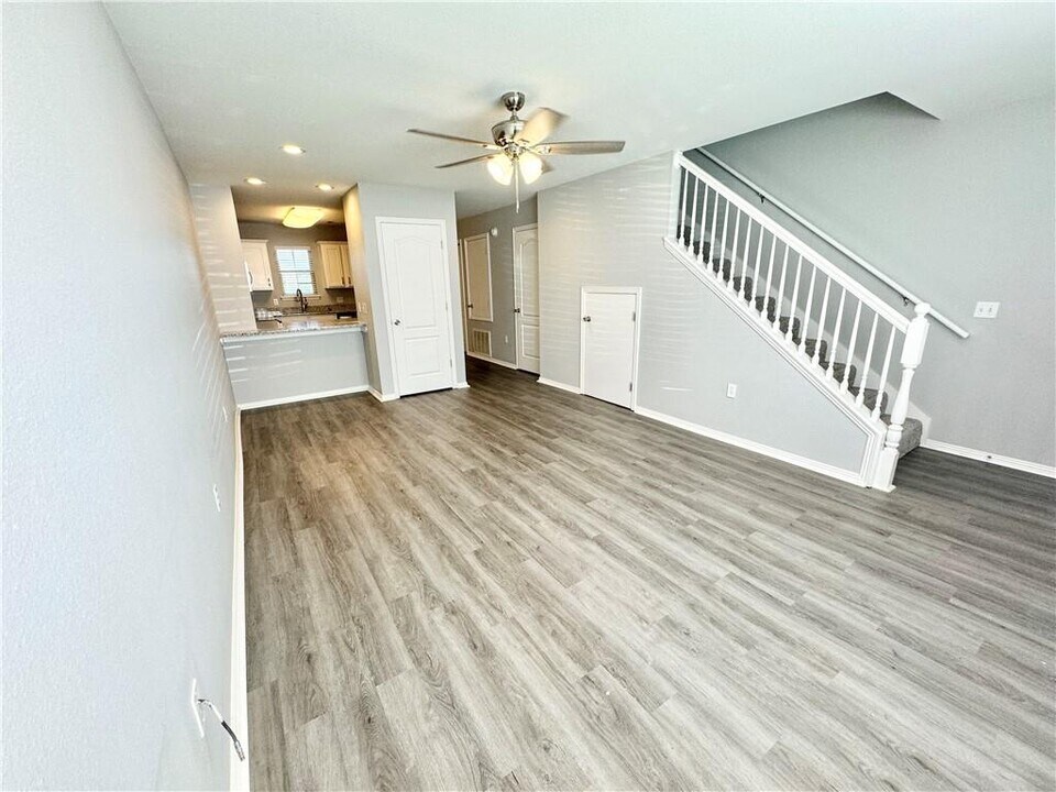 1428 W Netherland Way in Fayetteville, AR - Building Photo