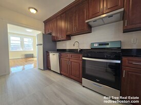183 Kent St, Unit 5 in Brookline, MA - Building Photo
