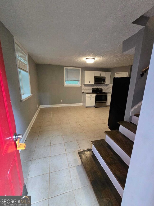 2963 Redwine Rd in East Point, GA - Building Photo - Building Photo