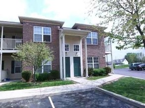 Canterbury House Apartments - Batesville in Batesville, IN - Foto de edificio - Building Photo