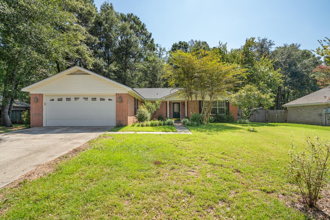 165 Robbins Blvd in Daphne, AL - Building Photo