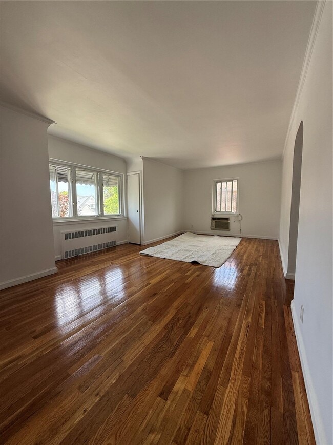 58-11 Oceania St in Queens, NY - Building Photo - Building Photo