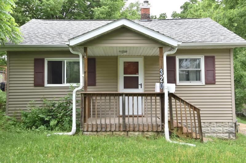 320 30th St Dr SE in Cedar Rapids, IA - Building Photo