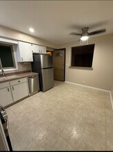 1042 Central Rd in Mount Prospect, IL - Foto de edificio - Building Photo