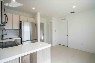 1971 Bay Dr in Miami Beach, FL - Building Photo - Building Photo