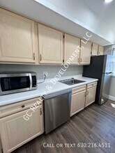 1803 Bristol Walk in Hoffman Estates, IL - Building Photo - Building Photo