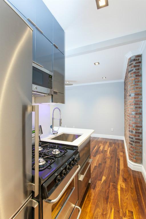 1590 Lexington Ave, Unit 11 in New York, NY - Building Photo - Building Photo