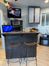 3882 Liggett Dr, Unit #B in San Diego, CA - Foto de edificio - Building Photo
