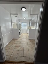 1740 N Kingsley Dr, Unit 16 in Los Angeles, CA - Building Photo - Building Photo