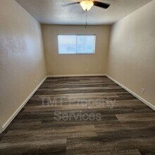 1200 Wayland Ave in Sacramento, CA - Building Photo - Building Photo