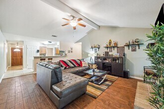 6227 Creekside Ln in League City, TX - Building Photo - Building Photo