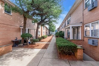 Stuyvesant Commons - Lyndhurst in Lyndhurst, NJ - Building Photo - Building Photo