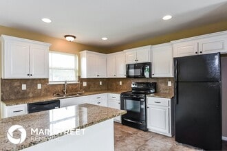 305 Golfview Dr in Pleasant Hill, MO - Building Photo - Building Photo