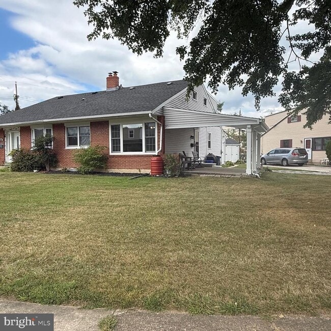 property at 525 Lee Rd