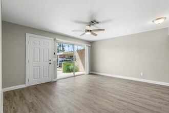 32450 Candlewood Dr in Cathedral City, CA - Building Photo - Building Photo