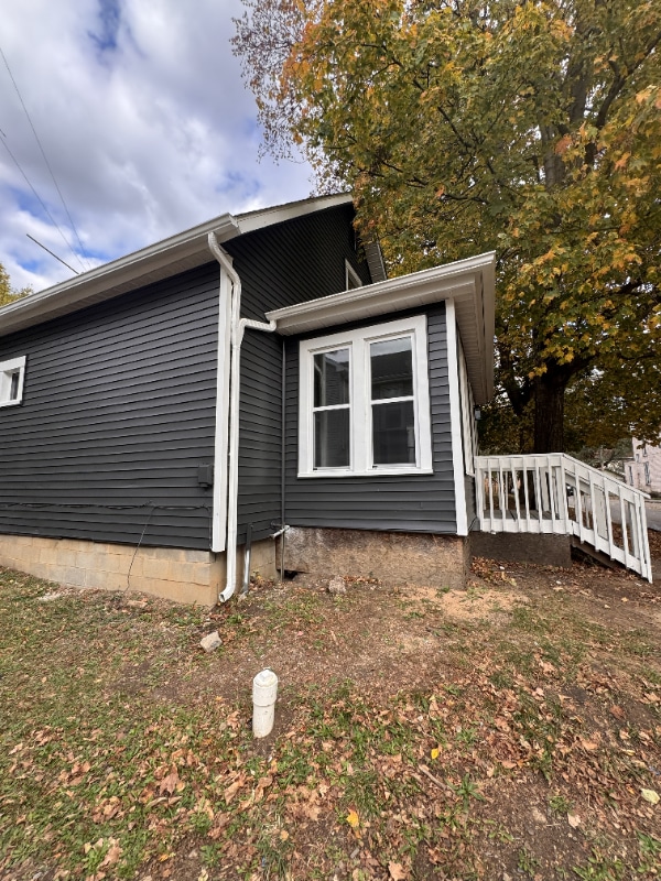 220 W Brown Ave in Bellefontaine, OH - Foto de edificio - Building Photo