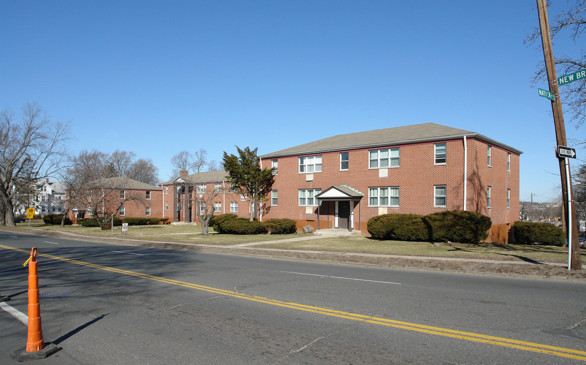 748 New Britain in Hartford, CT - Building Photo