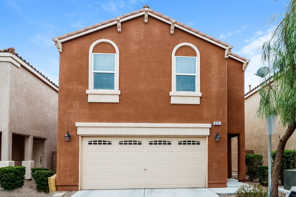 8261 Oliver Twist Ln in Las Vegas, NV - Building Photo