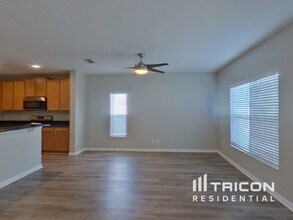 267 Sparrow Hawk Dr in Groveland, FL - Building Photo - Building Photo